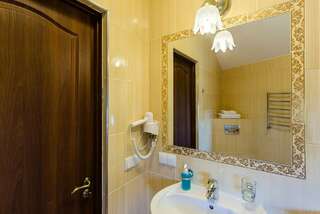 Гостиница Гранд Флёр Форос Трехместный номер категории «Полулюкс»-4