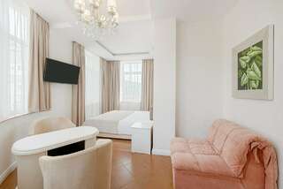 Гостиница Гранд Флёр Форос Трехместный номер категории «Стандарт»-3