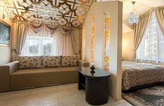 Гостиница Гранд Флёр Форос Трехместный номер категории «Полулюкс»-1