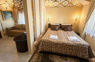 Гостиница Гранд Флёр Форос Трехместный номер категории «Полулюкс»-2