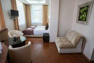 Гостиница Гранд Флёр Форос Трехместный номер категории «Стандарт»-12